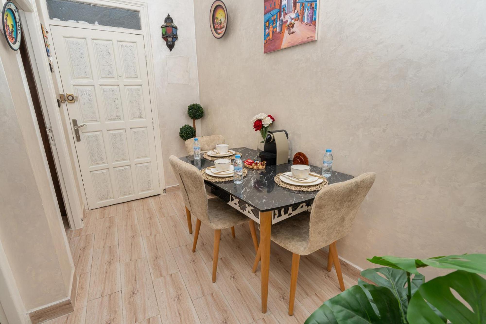 Appartement Ensolleille Au Coeur De Tanger Exterior photo